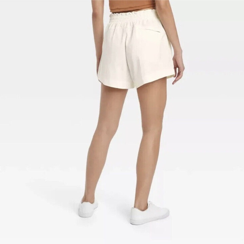 Women's All In Motion High Rise Resort Short Cream L - Picture 2 of 5